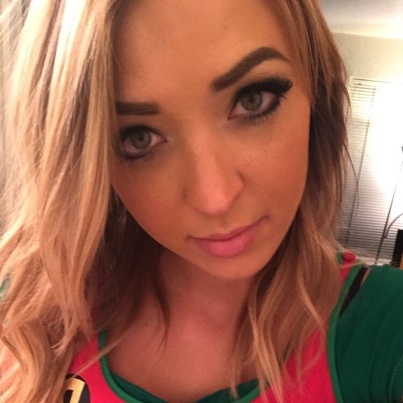 Meet your Posher, Amy - Picture 4 of 8